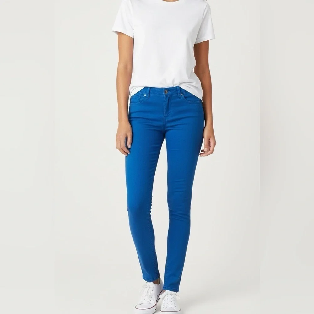 🎉HP🎉BDG Urban outfitters Women's blue skinny jeans